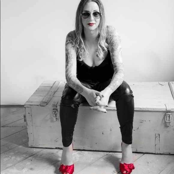 Meet your Posher, Crissy - Picture 4 of 7